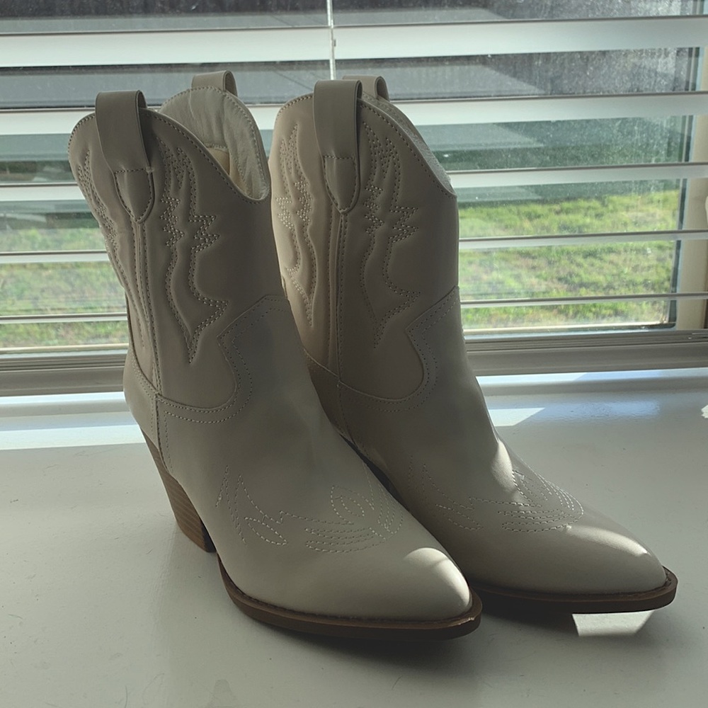 Ivory cowgirl booties